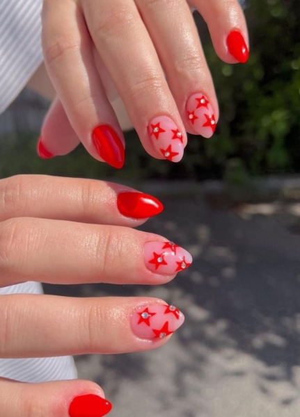 20 Fourth of July Nail Ideas That'll Get You Compliments The Entire Long Weekend