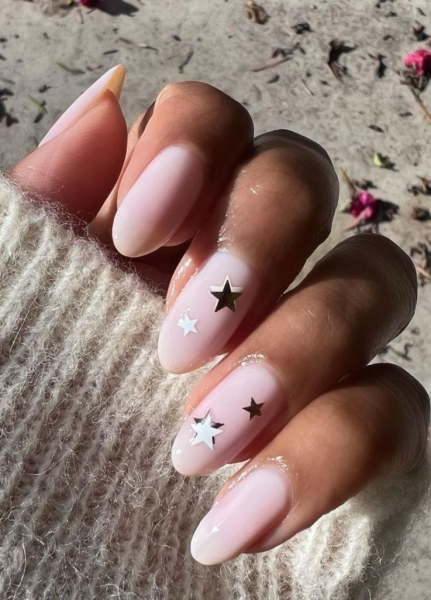 20 Fourth of July Nail Ideas That'll Get You Compliments The Entire Long Weekend