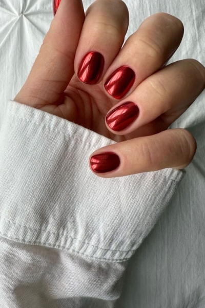 24 Red Nail Ideas to Try If You Want to Test The "Red Nail Theory"