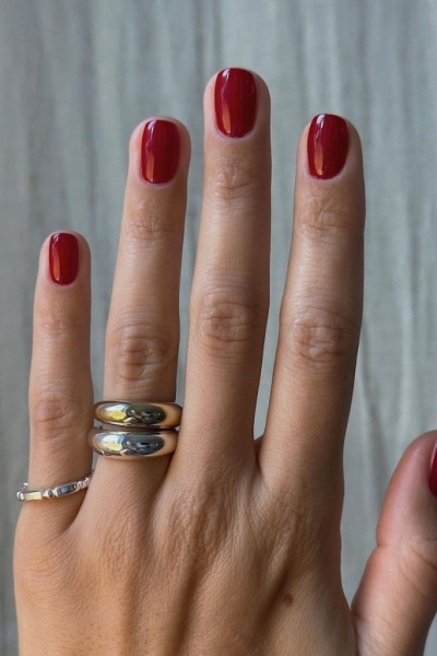 24 Red Nail Ideas to Try If You Want to Test The "Red Nail Theory"