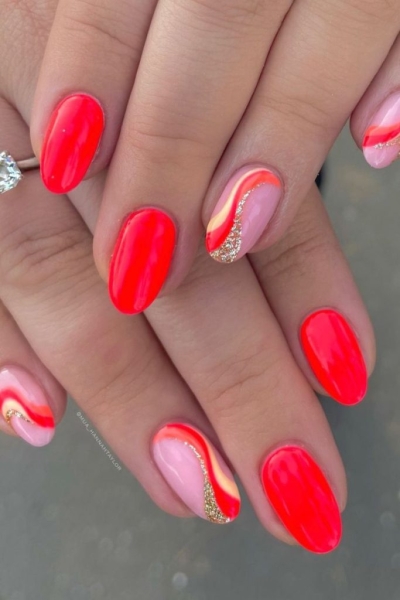 24 Red Nail Ideas to Try If You Want to Test The "Red Nail Theory"