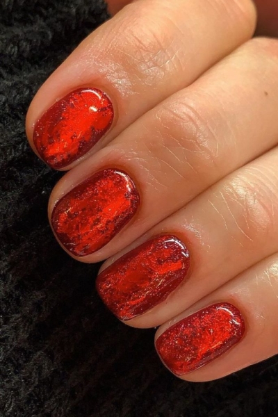 24 Red Nail Ideas to Try If You Want to Test The "Red Nail Theory"