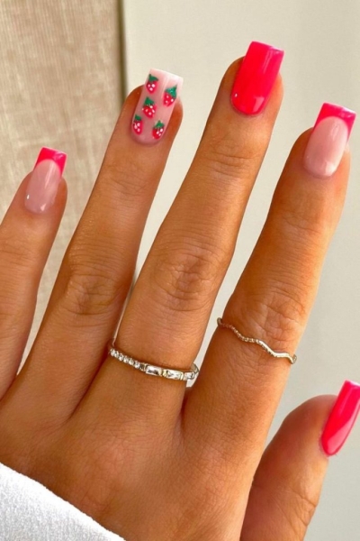 24 Red Nail Ideas to Try If You Want to Test The "Red Nail Theory"