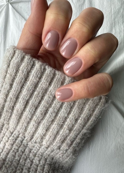 Love Quiet Luxury? These French Girl Nail Ideas Have Your Name All Over Them