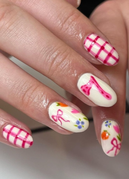 10 Picnic Nail Ideas That Are Perfect for the Height of Summer