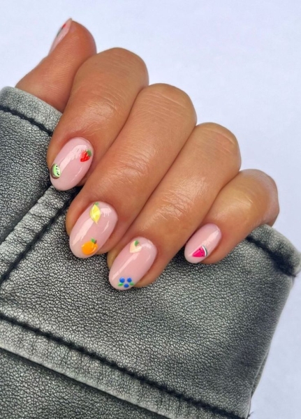 10 Picnic Nail Ideas That Are Perfect for the Height of Summer