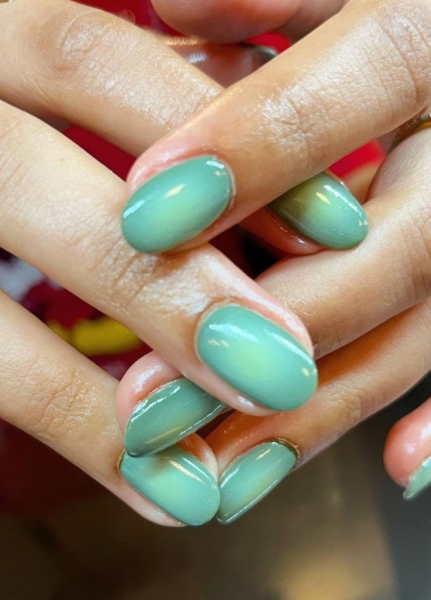 18 Aura Nail Ideas That Give Major Cool Girl Energy