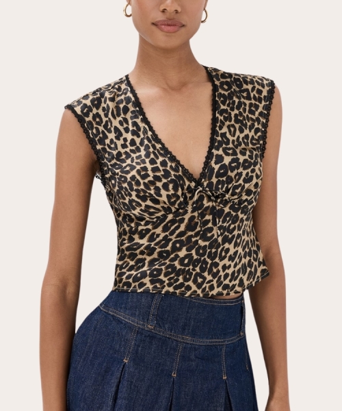 The Leopard Print Revival Is Here—Here’s How to Style It for Fall