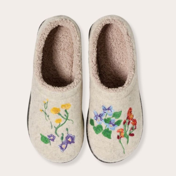 15 Cozy Slippers We’ll Be Living in All Season Long