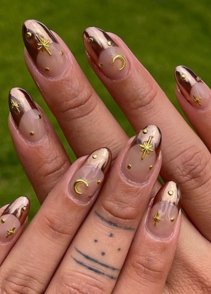 12 Chrome Nail Ideas to Spice Up Your Fall Mani